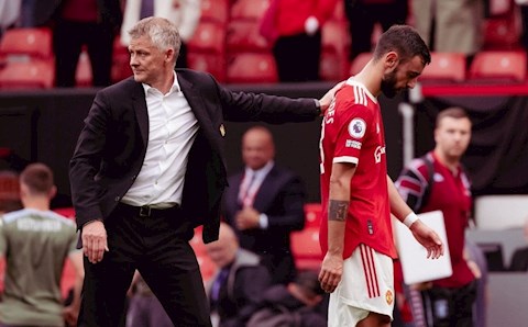 HLV Solskjaer tố Aston Villa ghi bàn trong thế việt vị