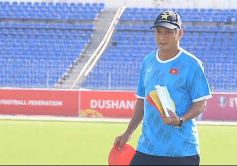 HLV Mai Đức Chung vui mừng khi tuyển nữ Việt Nam bớt đi một đối thủ