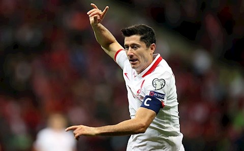 HLV Sousa: Ba Lan chỉ có Lewandowski, không có cửa so với Anh