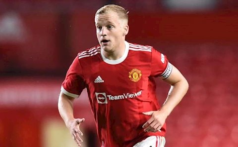 Van de Beek tỏ thái độ, Solskjaer cảnh báo gay gắt