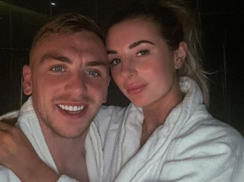 Jarrod Bowen thăng hoa cùng bạn gái xinh đẹp