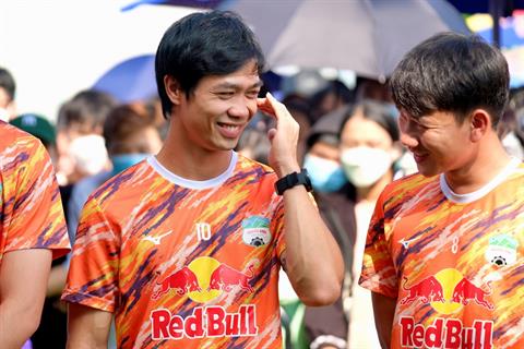 HLV Kiatisuk và dàn sao HAGL tham gia chương trình tuyển chọn tài năng trẻ