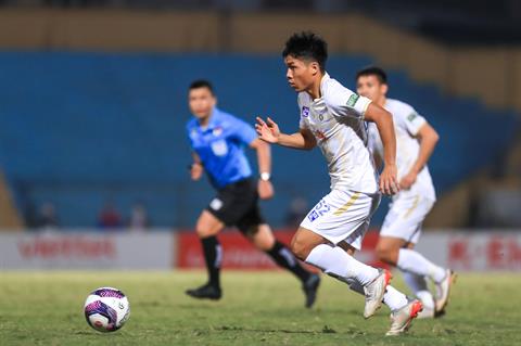 Video: Người cũ gieo sầu, Hà Nội FC thua cay đắng ở Thiên Trường