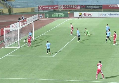 Trợ lý trọng tài trận Viettel vs Hà Tĩnh nhận án phạt nặng