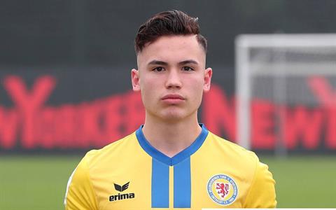 Tài năng Việt kiều Đức hồi hương thử việc tại V-League