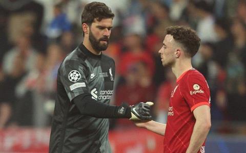 Alisson và Diogo Jota khiến NHM Liverpool lo lắng