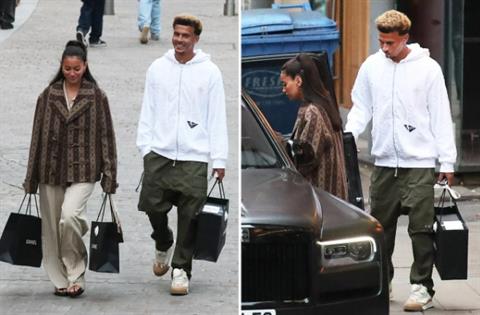 Bỏ mặc chuyện phong độ, Dele Alli tay trong tay với người đẹp