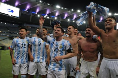 Tân binh 55 triệu bảng của MU hết lời khen ngợi Messi