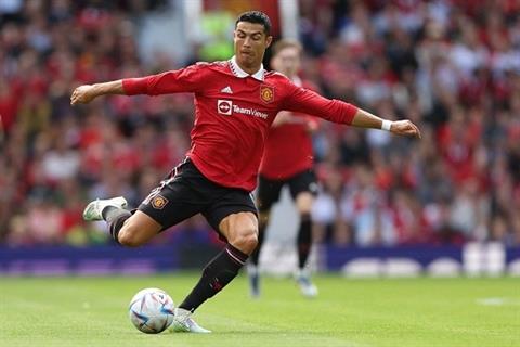 Ronaldo rộng cửa đá chính ở trận ra quân của MU