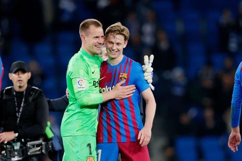 Sau De Jong, thêm 2 cầu thủ bị Barca dọa đưa ra tòa