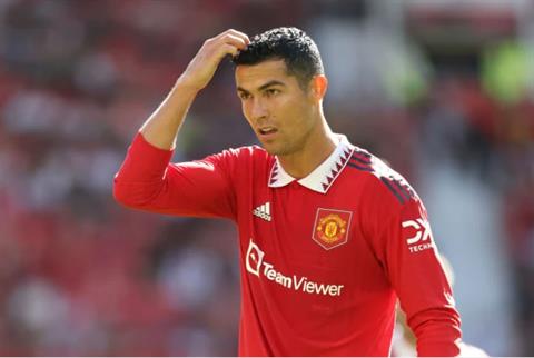 HLV Erik ten Hag hé lộ lí do Ronaldo dự bị trận gặp Brighton