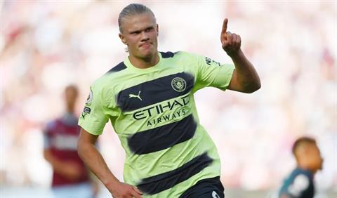 Haaland không hài lòng dù mang về cú đúp cho Man City 