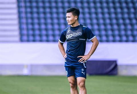 Quang Hải nguy cơ ngồi ngoài ở trận đấu tiếp theo của Pau FC