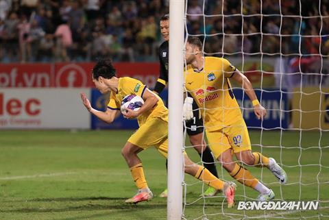 Tiền đạo Văn Toàn ghi bàn trở lại cho HAGL 