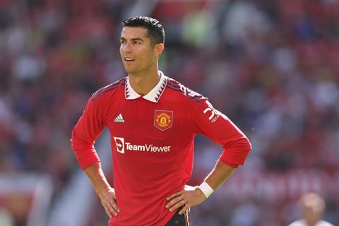 Ronaldo bị cảnh sát cảnh cáo vì đập vỡ điện thoại của CĐV Everton