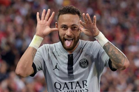 Khủng khiếp với phong độ của Neymar