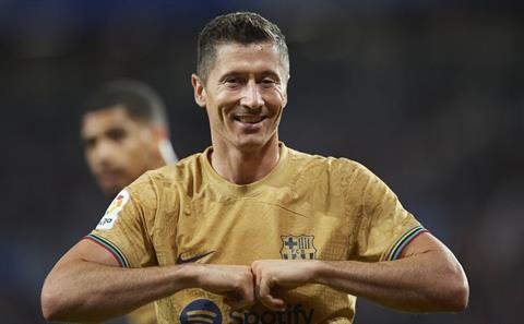 Lewandowski mở tài khoản ở Barca đúng dịp đặc biệt