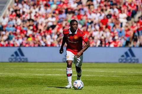Tyrell Malacia được ví như “Patrice Evra mới”