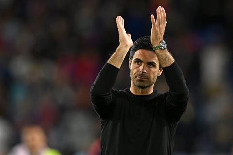 Mikel Arteta ngồi chung mâm với Sir Alex, Mourinho và Wenger