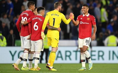 Ferdinand không hiểu lý do Ten Hag để Casemiro dự bị