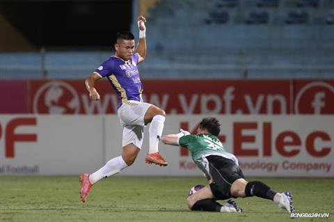 Văn Lâm cứu thua xuất thần trong lần bắt chính đầu tiên cho Bình Định FC