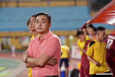 CLB Bình Định mất HLV trưởng trong trận đại chiến với Viettel FC