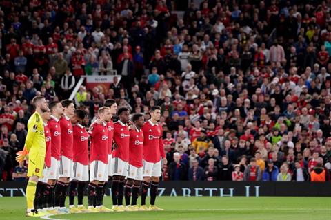 Nữ hoàng Anh băng hà, MU và Arsenal hủy họp báo sau trận