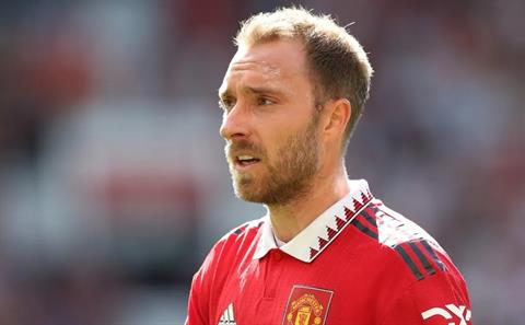 Vì sao Eriksen vắng mặt trước Newcastle?