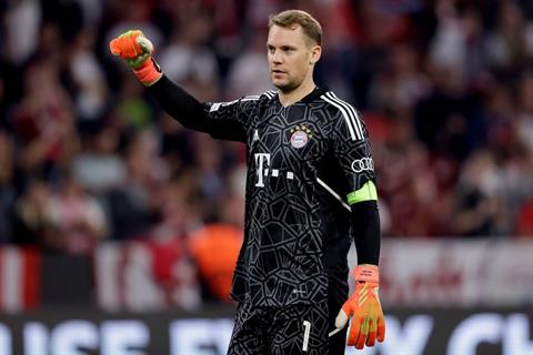 Thủ thành Manuel Neuer báo tin kém vui cho Bayern Munich trước trận gặp Arsenal