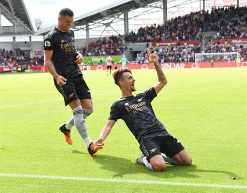 Fabio Vieira đi vào lịch sử Arsenal sau cú sút xa đẹp mắt