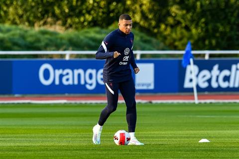 ĐT Pháp chấp thuận đề xuất về hình ảnh của Mbappe