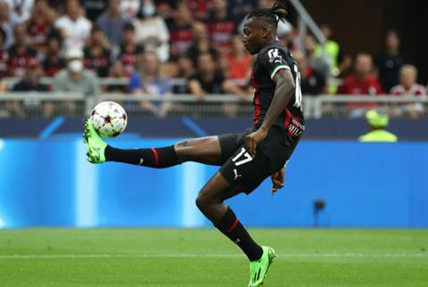 Chelsea và Man City có đối thủ lớn vụ Rafael Leao
