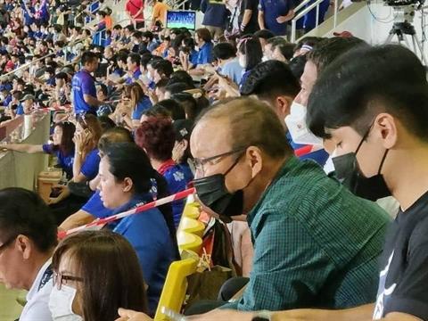 Báo chí Malaysia lo sốt vó sau màn "thăm dò" của HLV Park Hang Seo