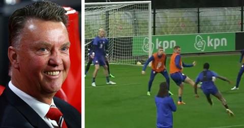 Louis van Gaal phấn khích với siêu phẩm của Tyrell Malacia