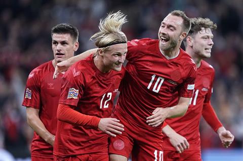 Christian Eriksen và màn trình diễn điểm 10 trước ĐT Pháp