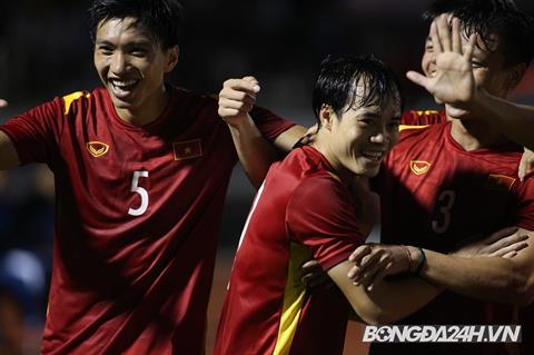 Đồng đội troll Văn Toàn sau pha ghi bàn cho tuyển Việt Nam