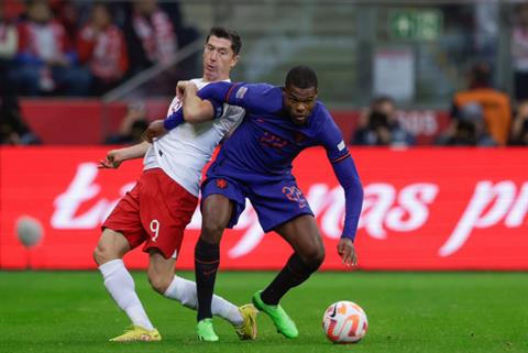 Chelsea gia nhập cuộc đua giành Denzel Dumfries