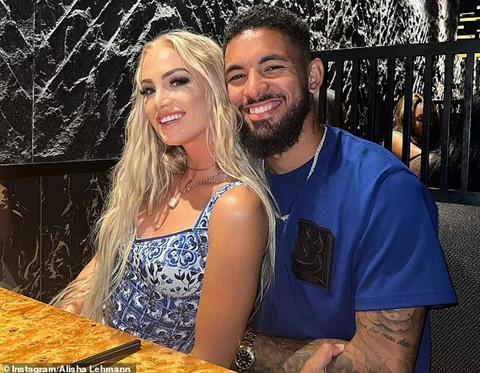 Nhan sắc nữ cầu thủ Alisha Lehmann của Aston Villa: Bạn gái Douglas Luiz