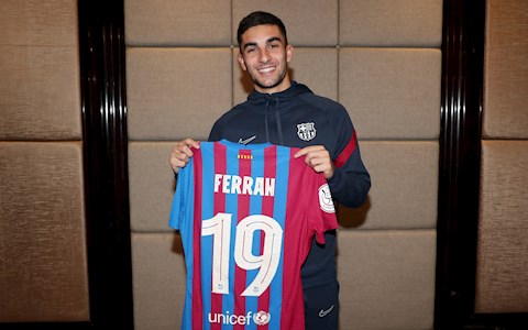 Barca đăng ký tân binh đắt giá trong trận El Clasico