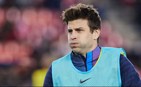 Ancelotti tố Pique cư xử “kém tắm”