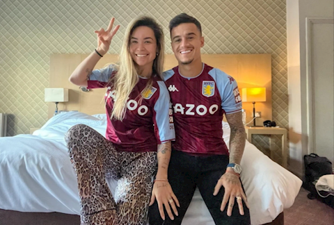Vợ chồng Philippe Coutinho ghi điểm trong mắt NHM Aston Villa