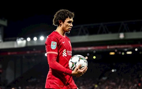 Alexander-Arnold dẫn đầu danh sách kiến tạo