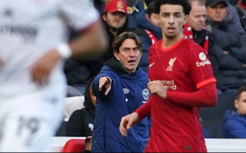 Thua Liverpool, HLV Brentford sẵn sàng đấu MU