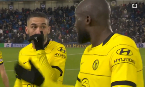 VIDEO: Lukaku và Ziyech tranh cãi gay gắt trong trận hòa Brighton