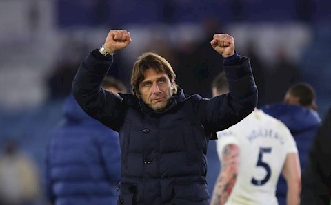 Conte: Tottenham không bao giờ bỏ cuộc