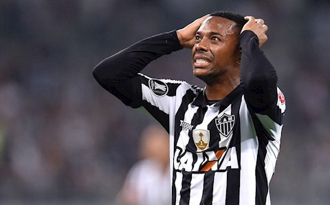 Robinho nhận nguyên án tù 9 năm