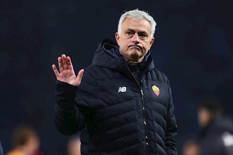 Mourinho làm rõ tin đồn sắp trở lại Premier League