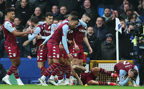 2 cầu thủ Aston Villa bị hạ đo ván vì ăn mừng bàn thắng trước Everton