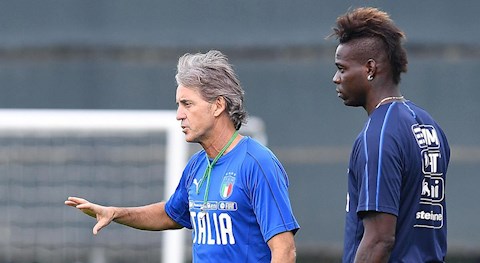 HLV Mancini gọi trò cưng Super Mario trở lại giải cứu ĐTQG?