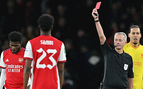 Thomas Partey nói về thẻ đỏ trước Liverpool: Đáng lẽ tôi phải thông minh hơn